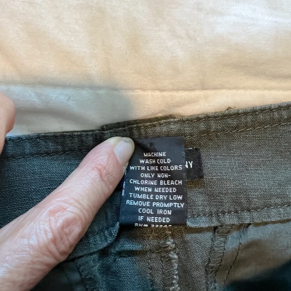 Olive green Linen cargo shorts - Picture 4 of 4